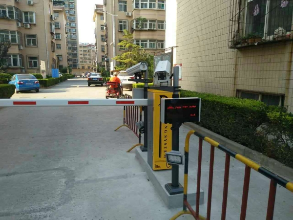 濟(jì)寧梁山車牌識(shí)別價(jià)格，哪家做車牌識(shí)別道閘
