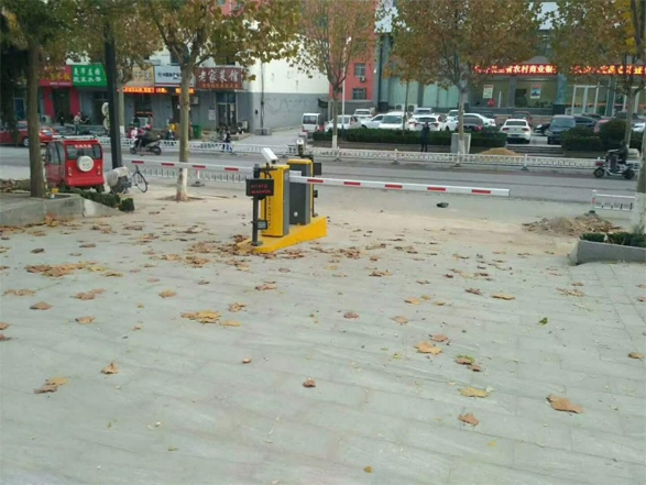 棗莊車牌識別一體機(jī)  廣告道閘安裝公司