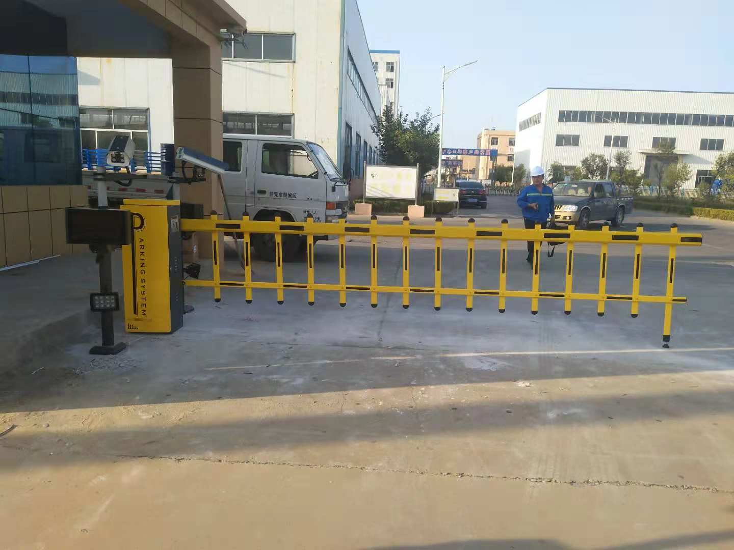 德州物業(yè)大門安裝車牌識(shí)別優(yōu)惠，禹城廣告道閘安裝