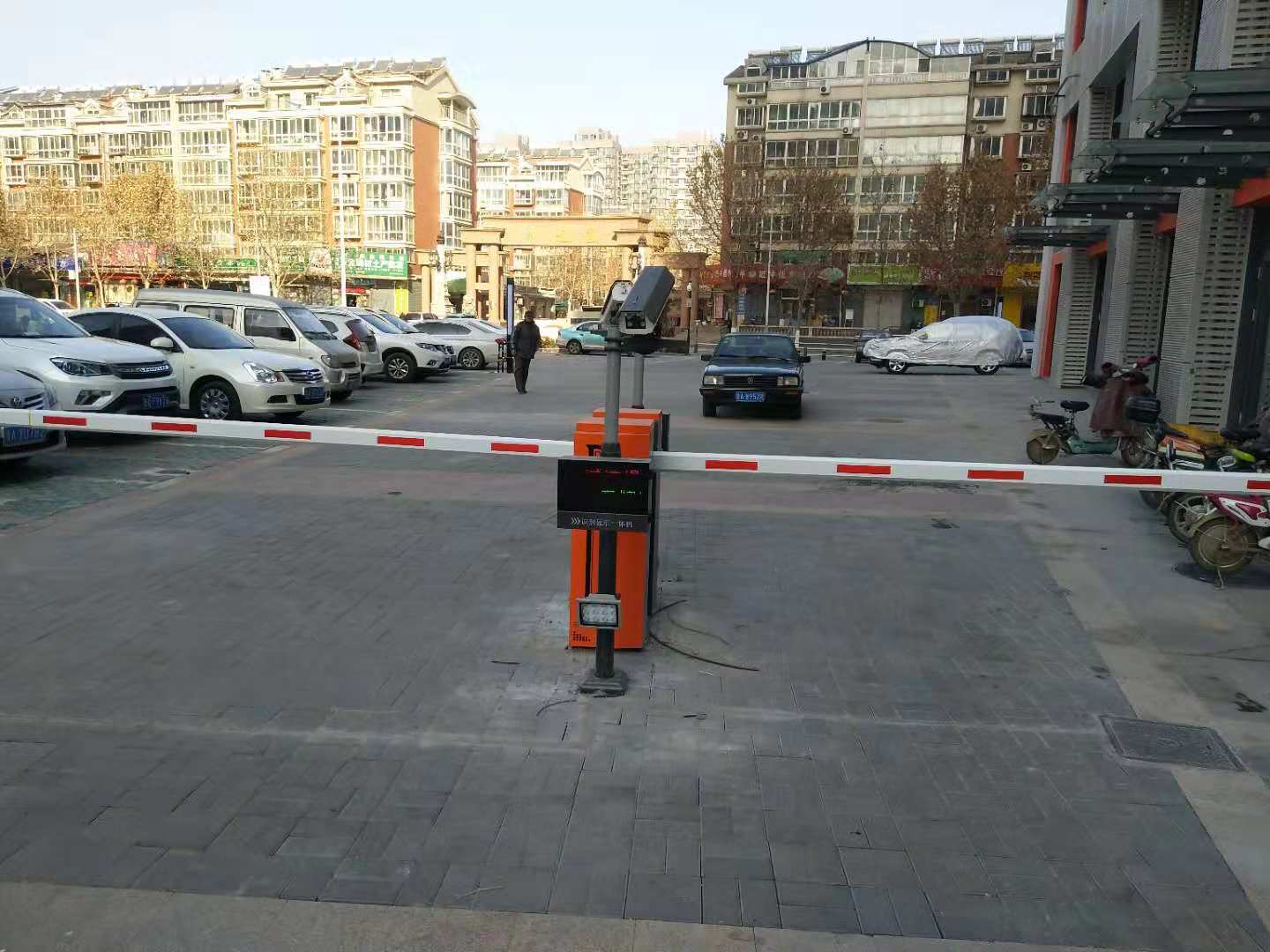 車牌識別哪家好？濟南冠宇智能科技有限公司提供技術(shù)支持