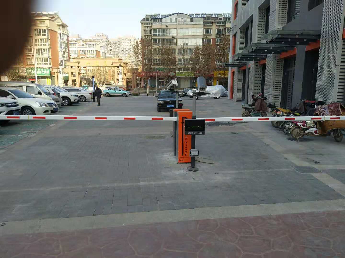 濰坊高密車牌識別系統(tǒng)，冠宇廠家道閘價格