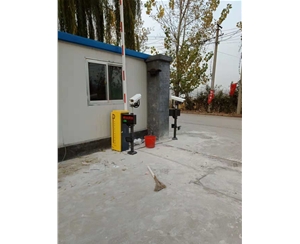 東營車牌識(shí)別管理系統(tǒng)，利津出入口道閘機(jī)
