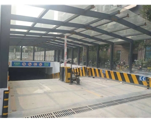 冠宇車牌識(shí)別停車場(chǎng)道閘系統(tǒng)，濟(jì)南冠宇道閘安裝公司