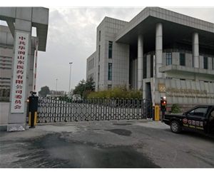 泰安哪家生產(chǎn)車牌自動識別機，濟南冠宇道閘門